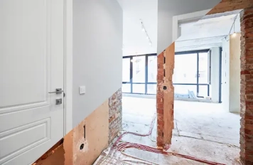 rénovation maisons individuelles innova solution courtier travaux Transition rénovation appartement avant et après.